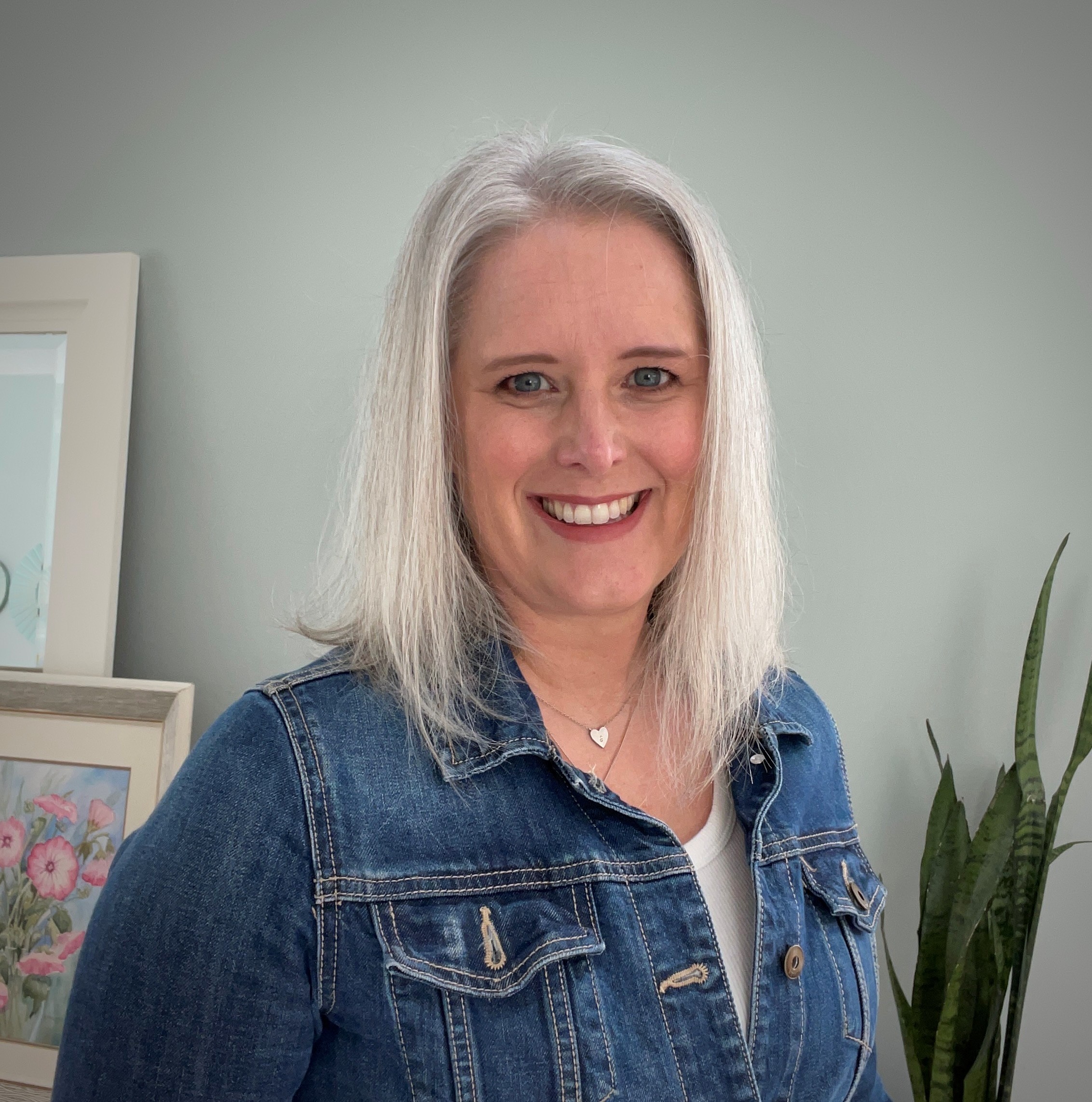 Headshot of Stephanie Paravan